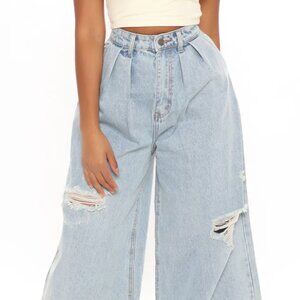 Fashion Nova Non Stretch Wide Leg Jeans - Light Blue Wash. Size 7. (NWT)